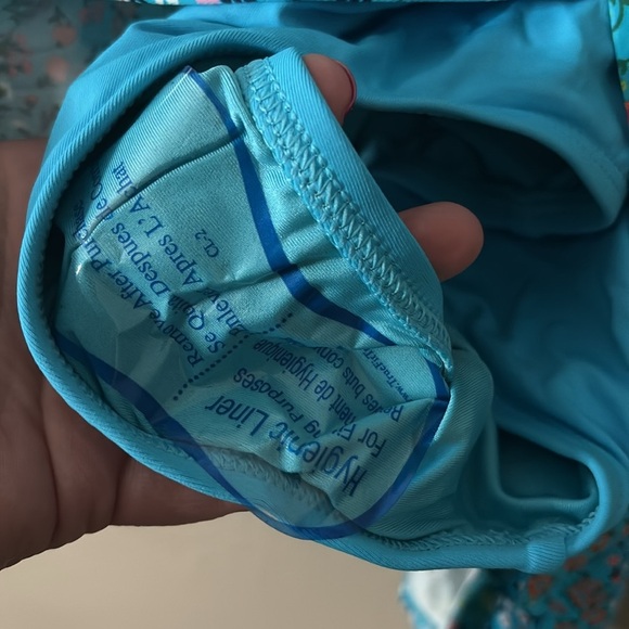 Lands End Women’s Swimdress Floral Size 4 Blue NWT - Picture 4 of 8